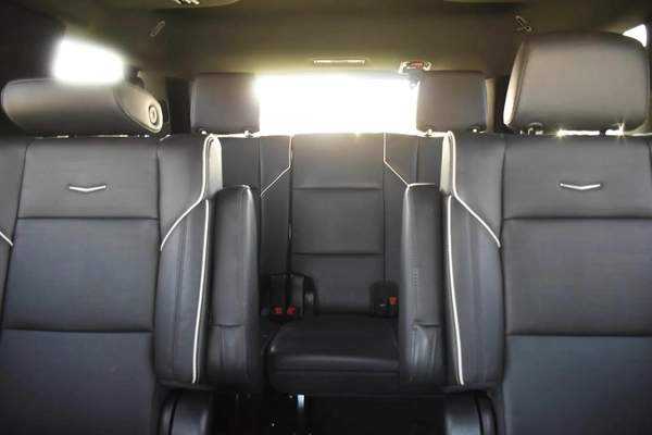 CADILLAC ESCALADE LUXURY 2023 | BLACK