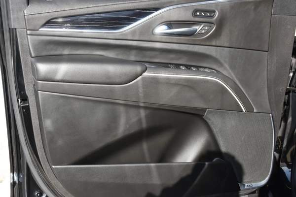 CADILLAC ESCALADE LUXURY 2023 | BLACK