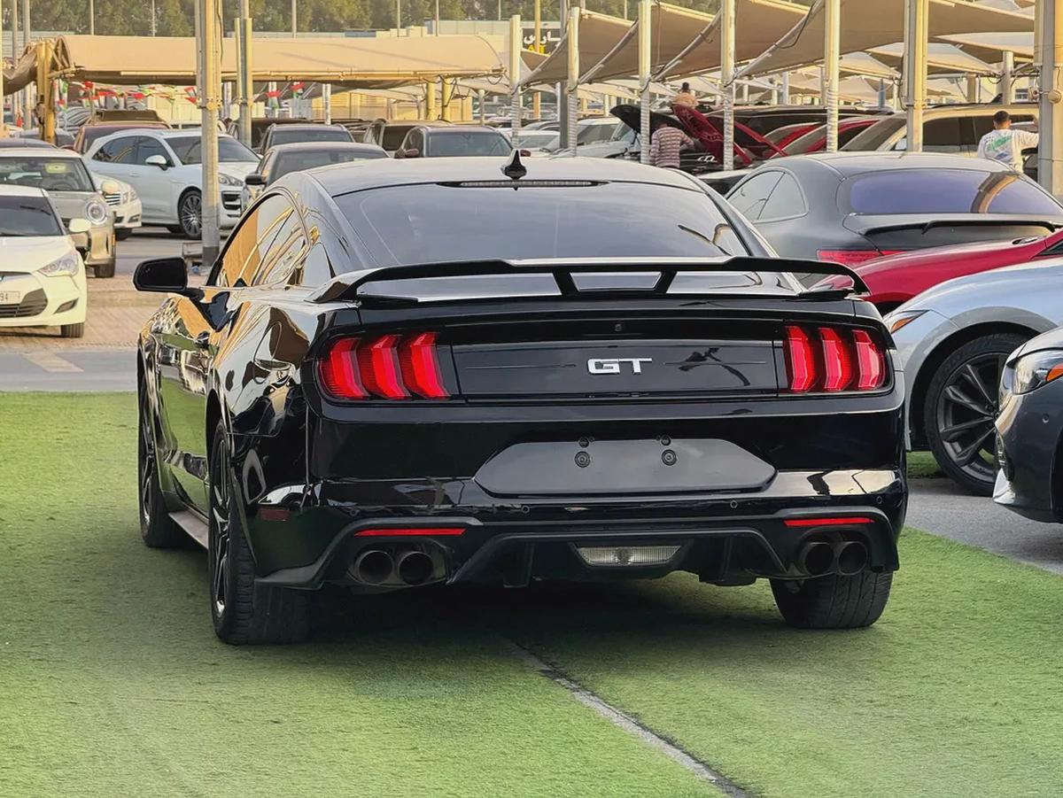 فورد موستنج جى تى 5.0 2023 V8-4-4