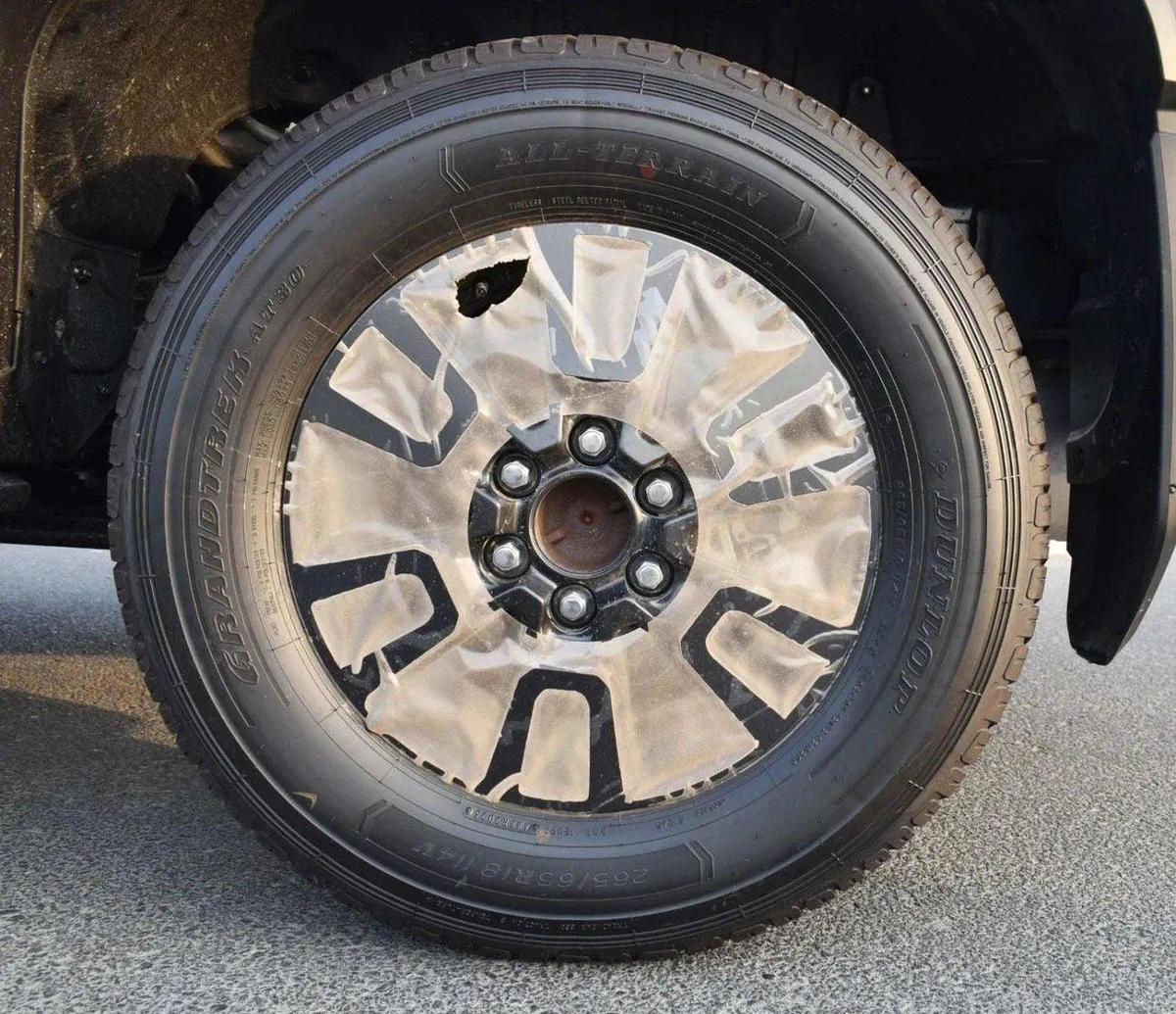 Toyota Prado Prado 2.4L 2026 MID OPTION-6-6