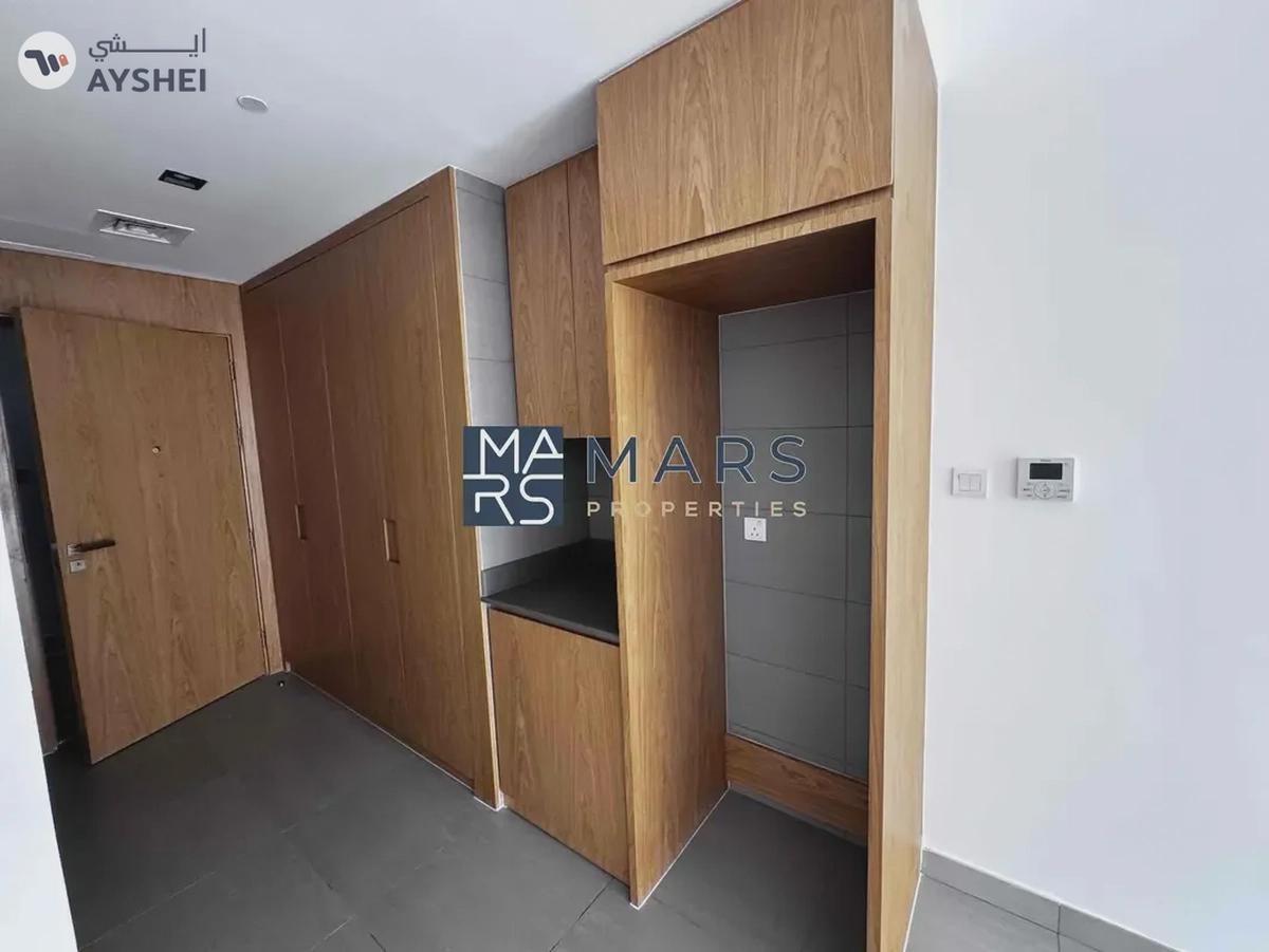 Luxurious brand new studio with balcony and all facilities in modern community-7-7