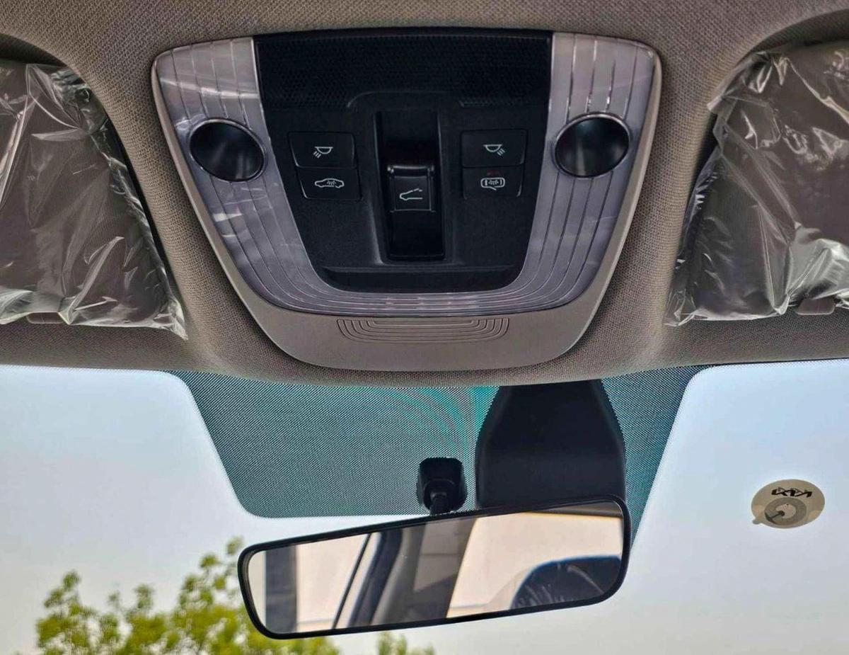 Kia Seltos CVT LUXURY/ DUAL TONE WITH BLACK ROOF / PANORAMIC ROOF/ 1.5L V4 PETROL CHINES SPECS (CODE#KSLL)-16-16