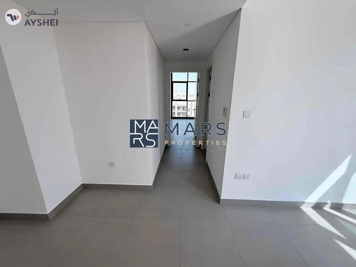 Poolside Luxury: 2BR Apartment with Scenic Views-2-2