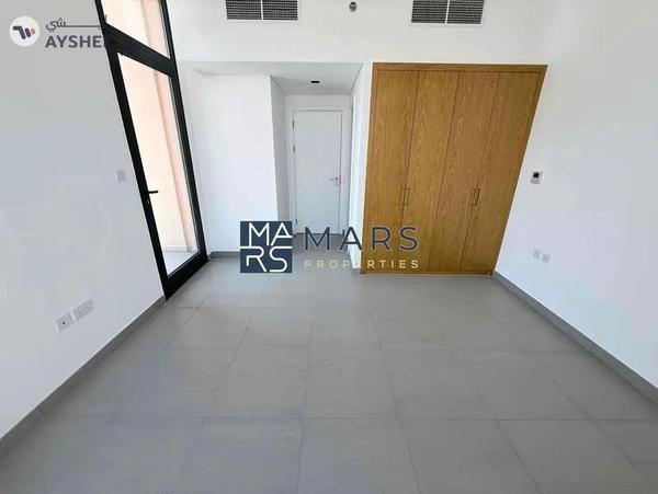 Poolside Luxury: 2BR Apartment with Scenic Views