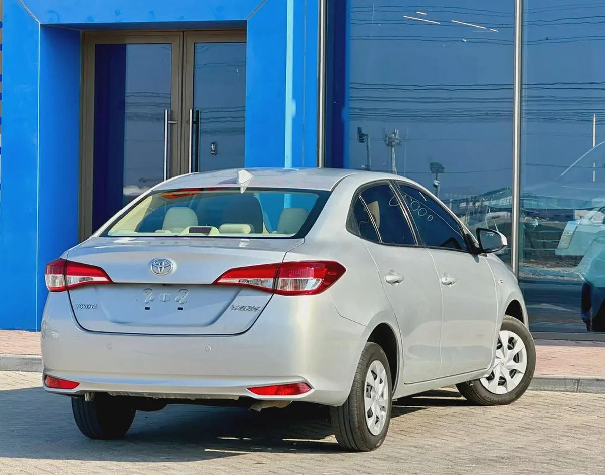 TOYOTA YARIS 2022 1.5L GCC (580/-MONTHLY)-4-4