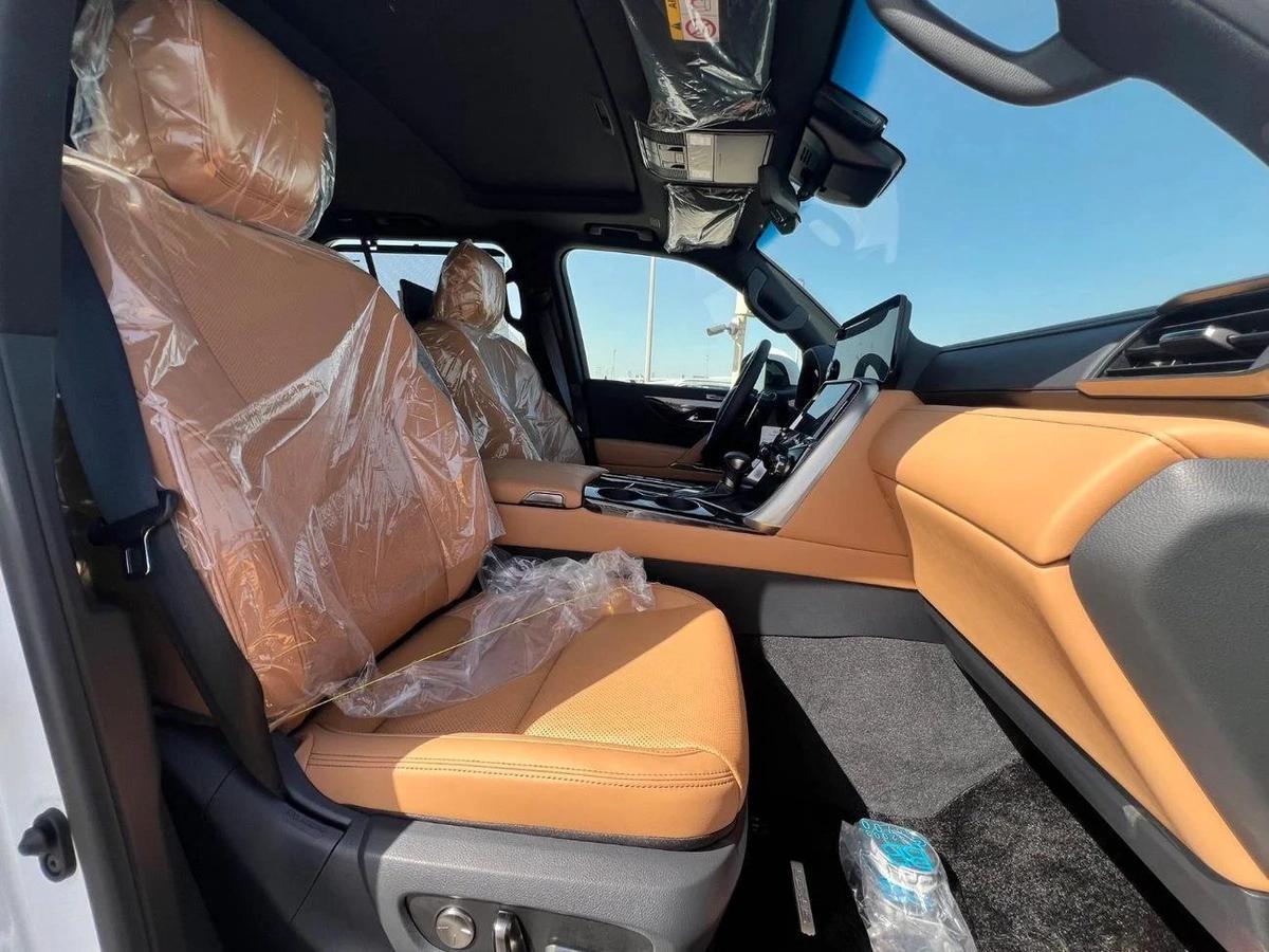 Lexus LX 600 SIGNATURE-12-12