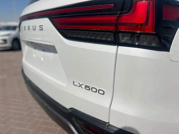 Lexus LX 600 SIGNATURE