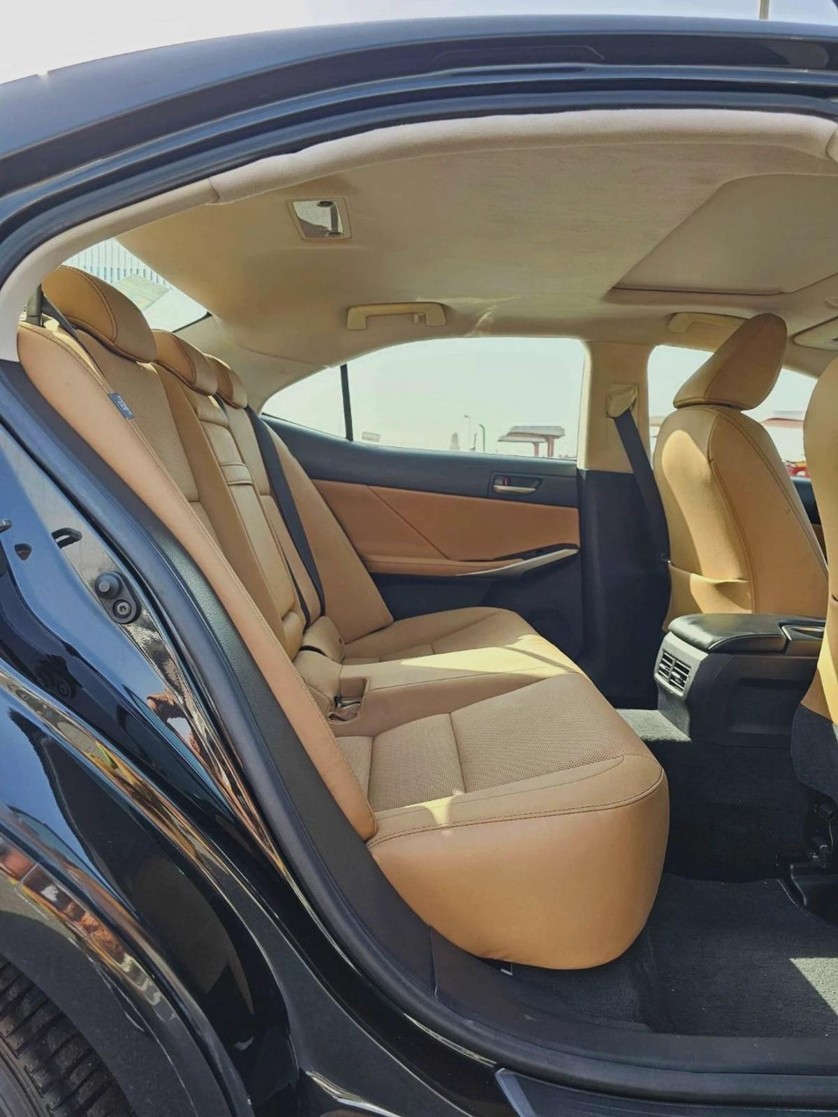 Lexus IS300 IS 300/ VERY LOW MILEAGE/ V6 AWD/ LOT#36496-8-8