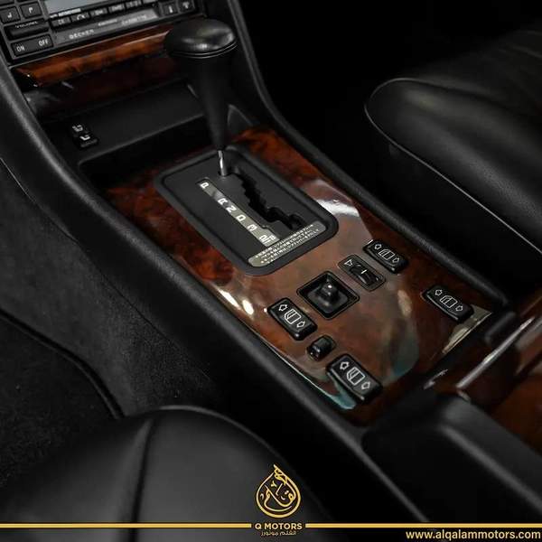 1991 MERCEDES 560SEL DONE ONLY ONLY 21,000KM ( IMMCULATE CONDITION )