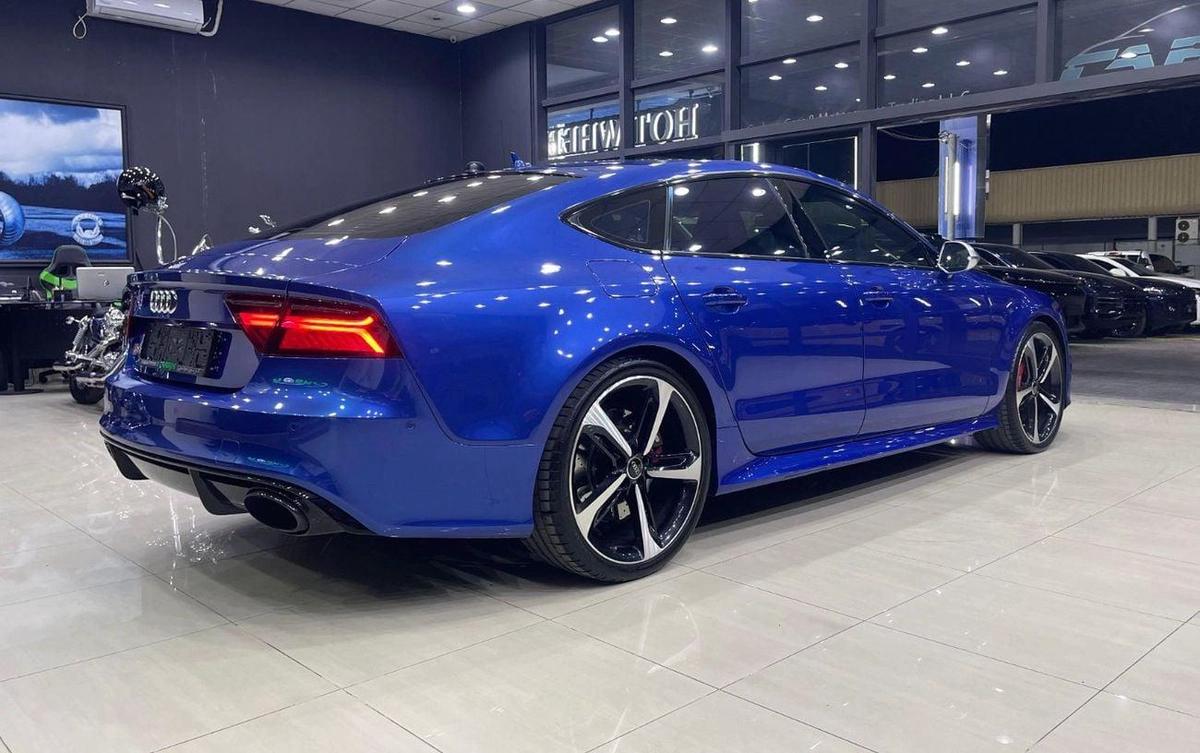 Audi RS7 Performance 4.0L-7-7