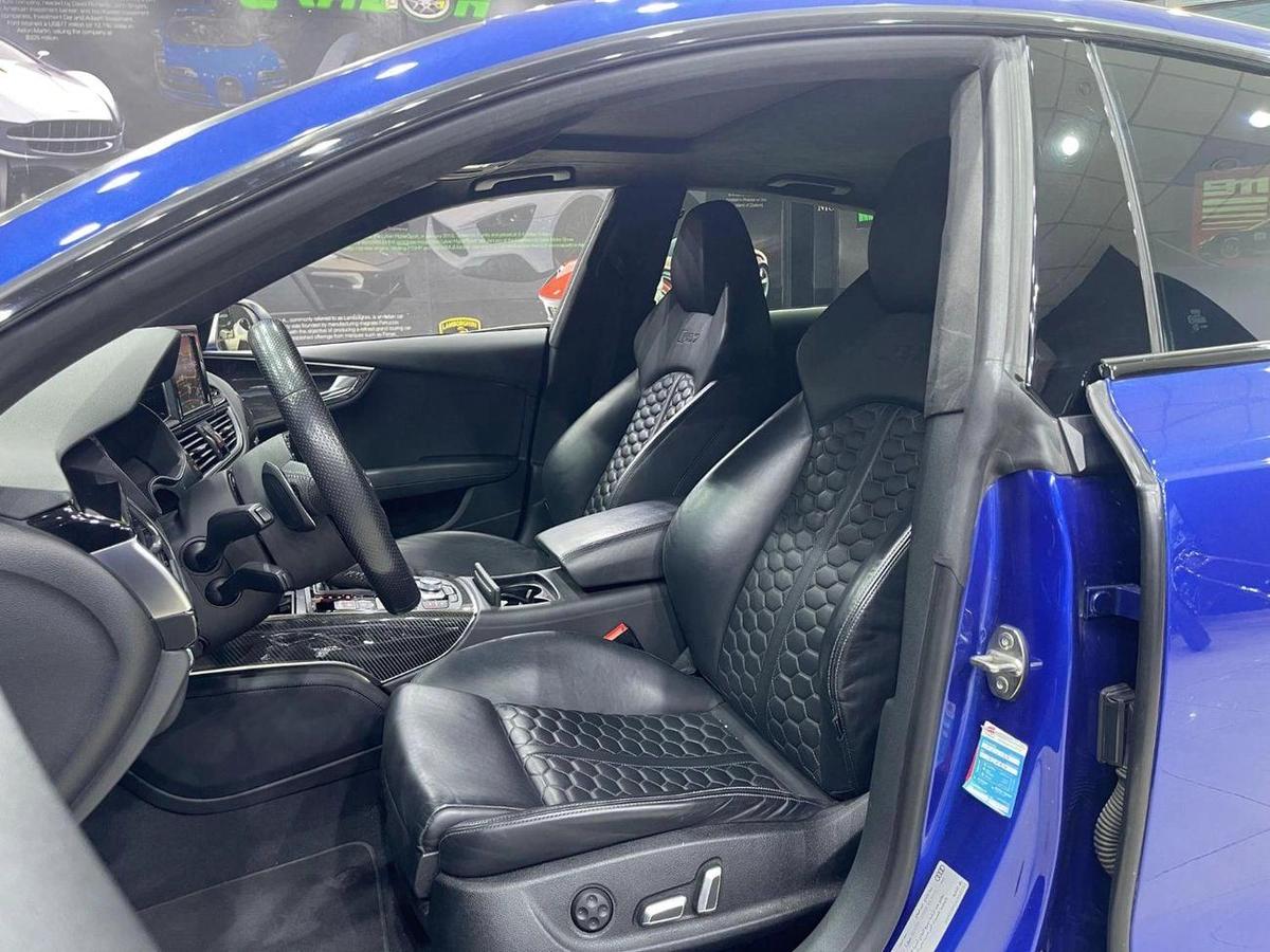 Audi RS7 Performance 4.0L-9-9