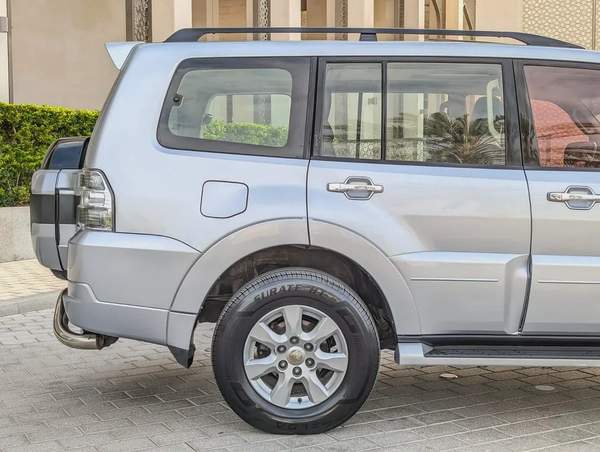 MITSUBISHI PAJERO 2015 GLS TOP FULL OPTION GCC IN EXCELLENT CONDITION