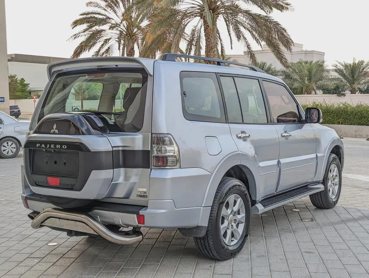 MITSUBISHI PAJERO 2015 GLS TOP FULL OPTION GCC IN EXCELLENT CONDITION-10-10