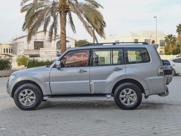 MITSUBISHI PAJERO 2015 GLS TOP FULL OPTION GCC IN EXCELLENT CONDITION