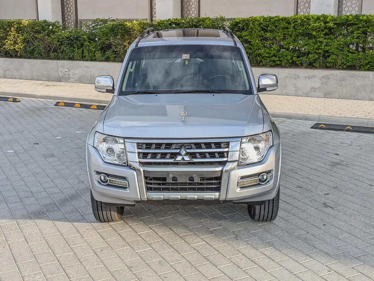 MITSUBISHI PAJERO 2015 GLS TOP FULL OPTION GCC IN EXCELLENT CONDITION-15-15
