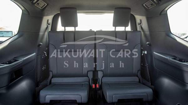 Toyota Land Cruiser TOYOTA LAND CRUISER 300 VX 3.5P AT MY2024 – BLACK