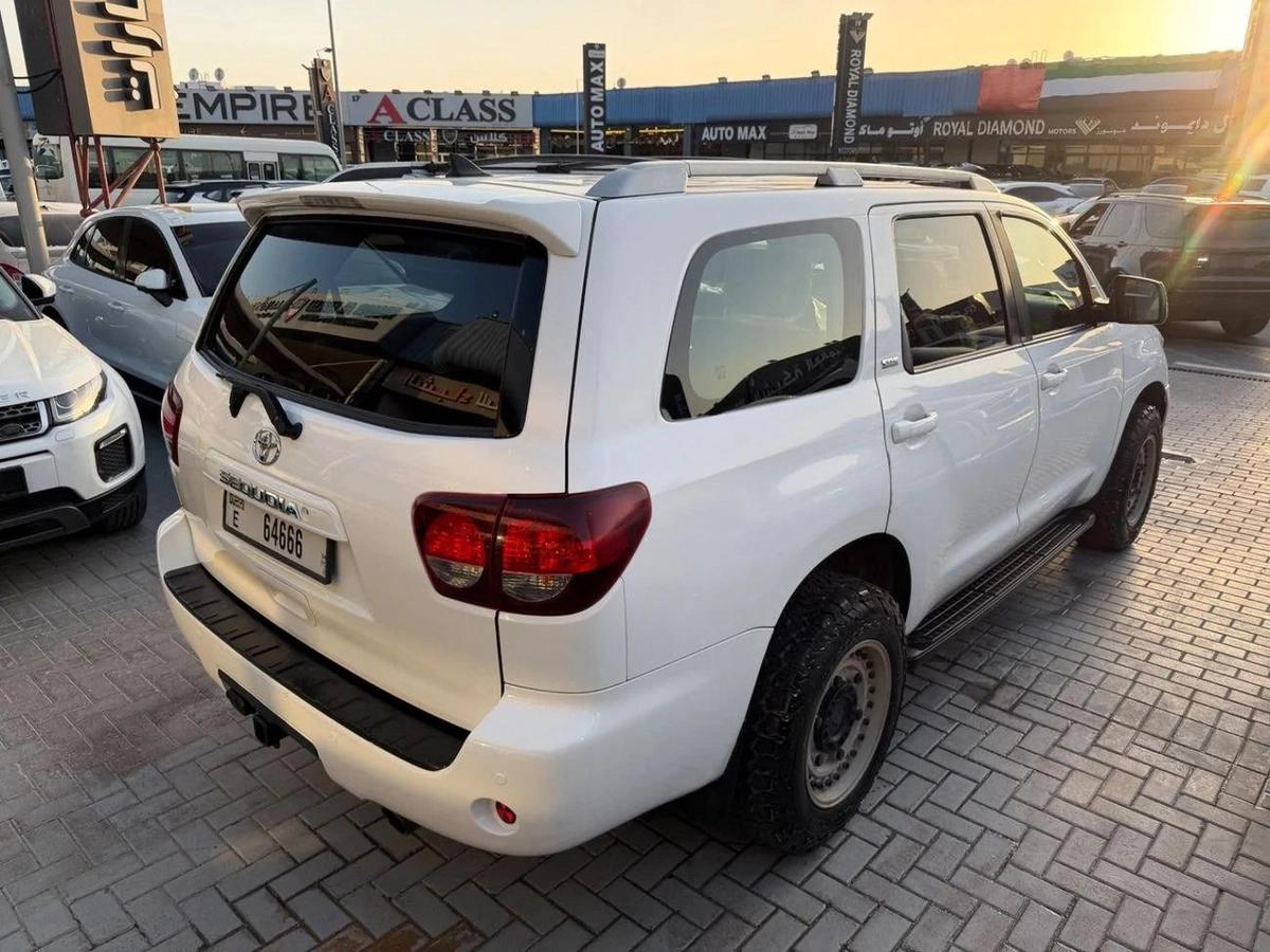 Toyota Sequoia-19-19