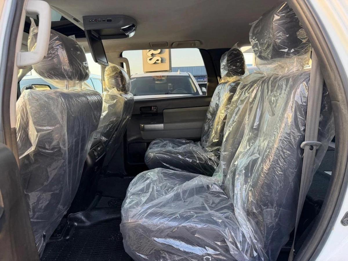 Toyota Sequoia-18-18