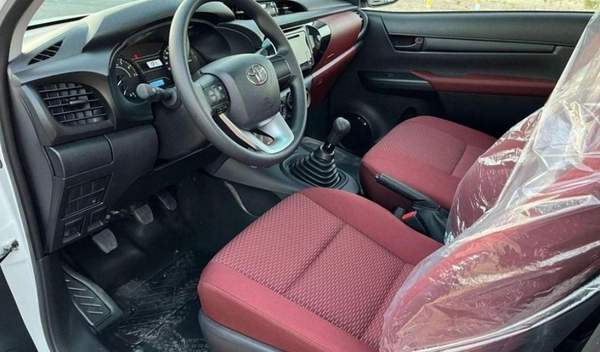 Toyota Hilux Toyota Hilux HILUX SC 2.7L 4X4