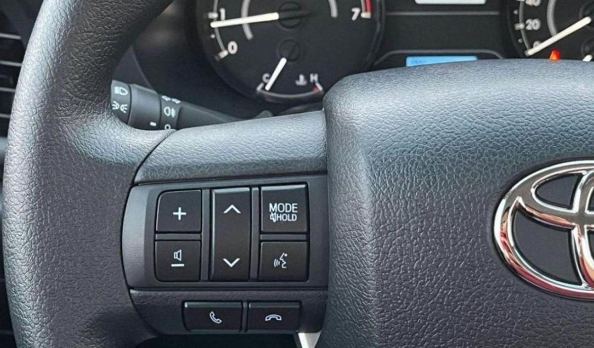 Toyota Hilux Toyota Hilux HILUX SC 2.7L 4X4-11-11