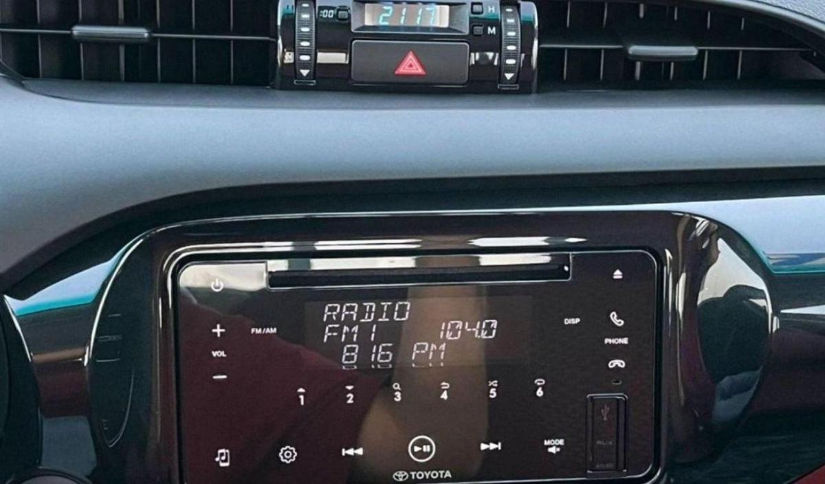 Toyota Hilux Toyota Hilux HILUX SC 2.7L 4X4-15-15