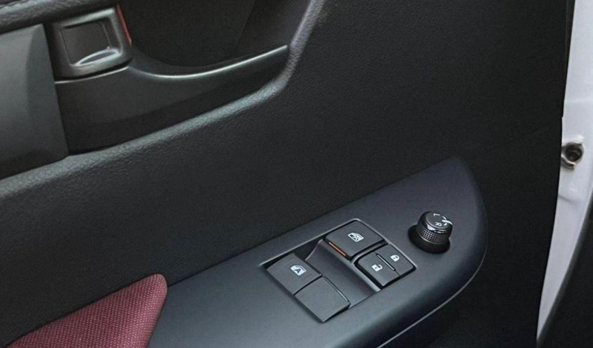 Toyota Hilux Toyota Hilux HILUX SC 2.7L 4X4-17-17