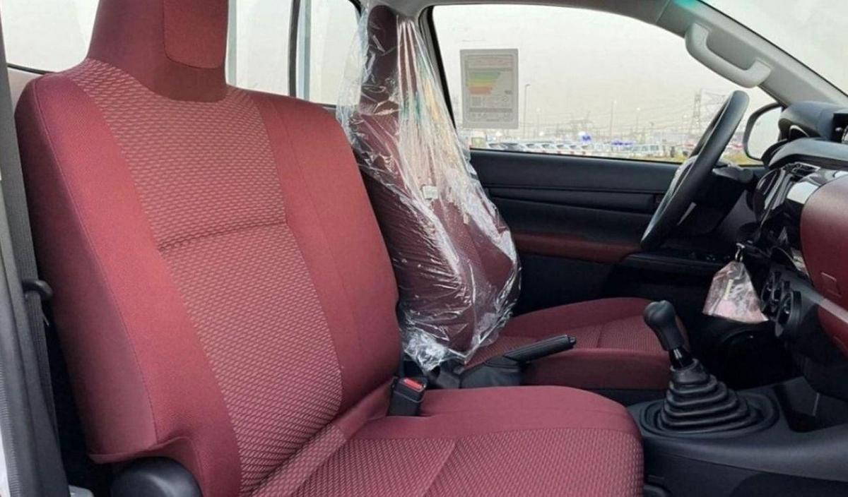 Toyota Hilux Toyota Hilux HILUX SC 2.7L 4X4-18-18