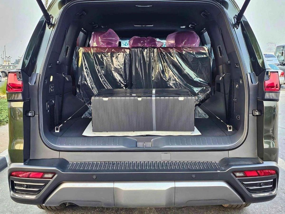 Lexus LX 600 URBAN / 3.5L V6 / HEADUP DISPLAY / PWR SEATS / DVD+KICK SENSORS / 360*CAMERA (CODE # LX6U)-4-4