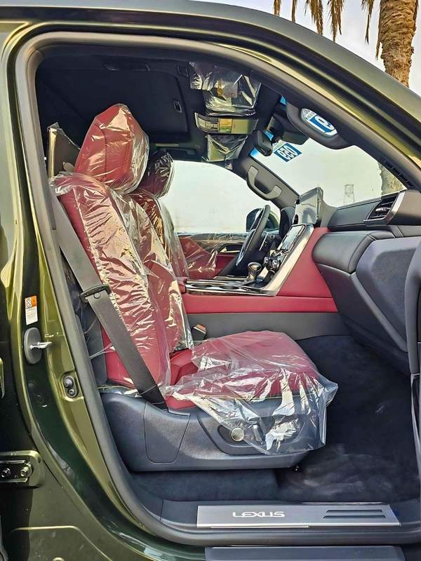 Lexus LX 600 URBAN / 3.5L V6 / HEADUP DISPLAY / PWR SEATS / DVD+KICK SENSORS / 360*CAMERA (CODE # LX6U)