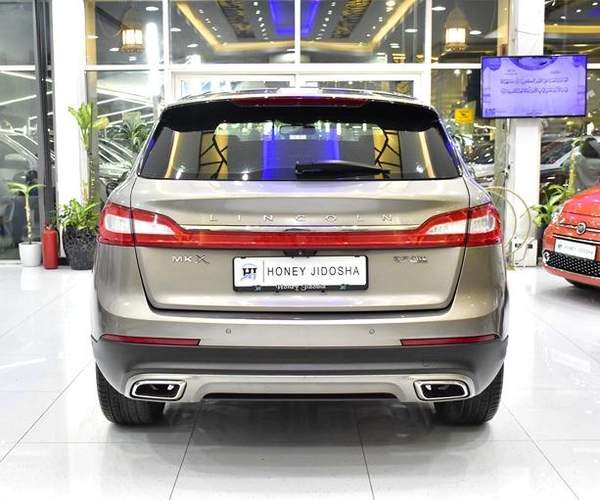 Lincoln MKX 2.7 ECOBoost AWD ( 2016 Model ) in Beige Color GCC Specs