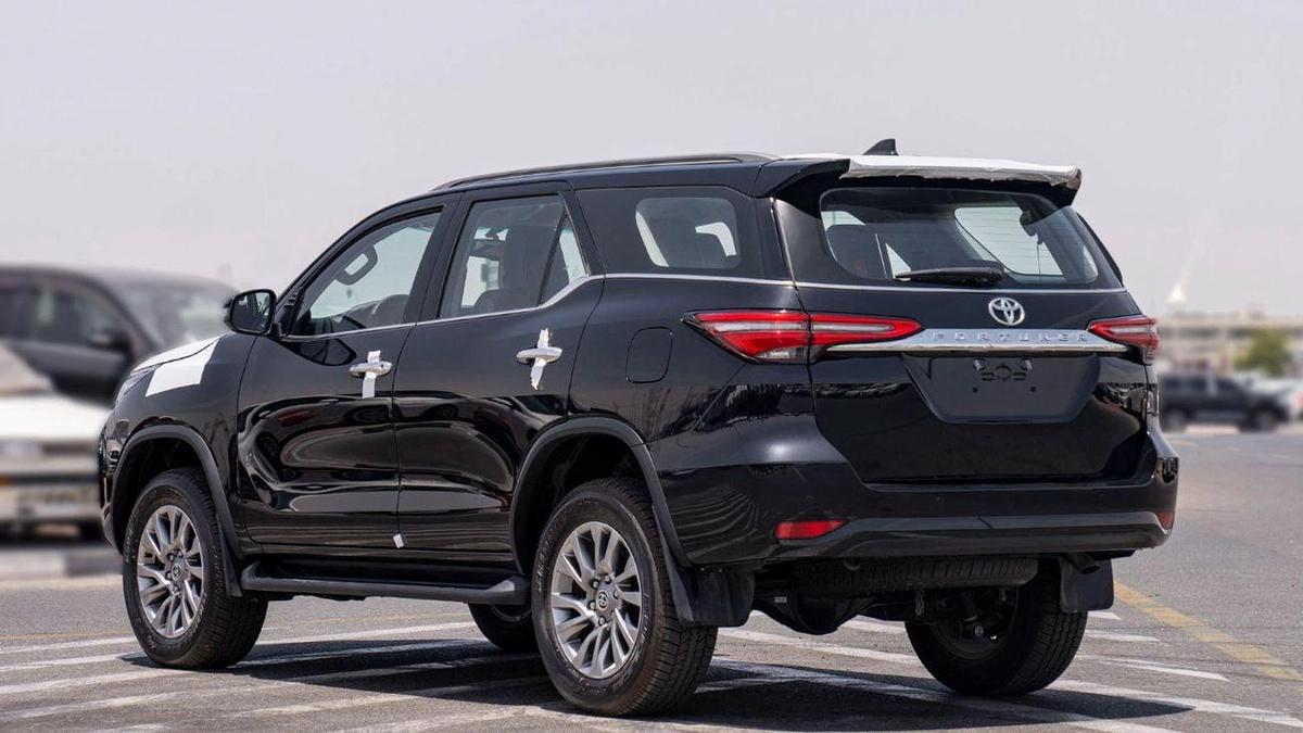 Toyota Fortuner VXR 4.0L (278 HP) FORTUNER VXR V6 4.0L-3-3