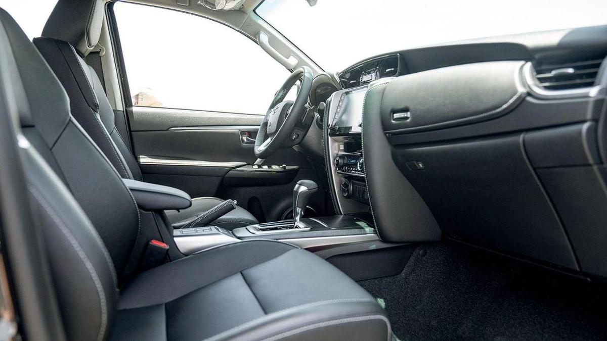 Toyota Fortuner VXR 4.0L (278 HP) FORTUNER VXR V6 4.0L-23-23