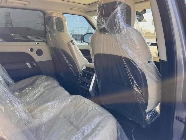 2020- RANGE ROVER SPORT HSE - AMERICAN SPECES - ONLY 146,000 KM