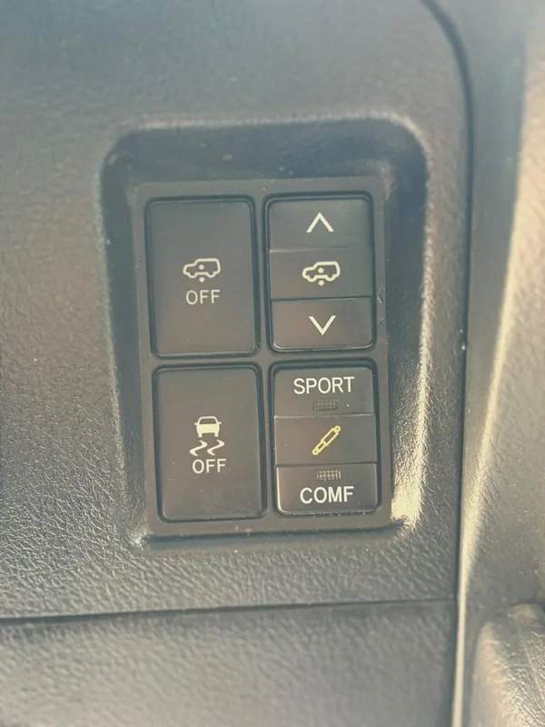 Toyota Prado VXL V6 FULL opishn 2010 calen car