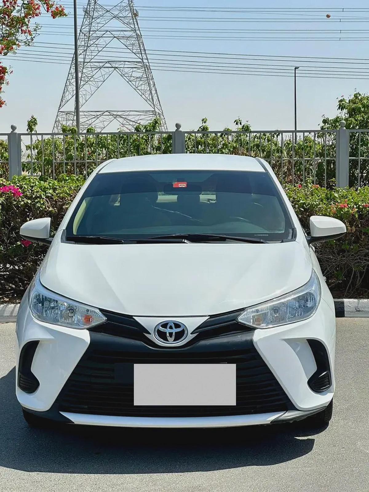 592/- AED Toyota Yaris 2022 1.5L || GCC Specs ||Accident Free100% Low KM-0-0