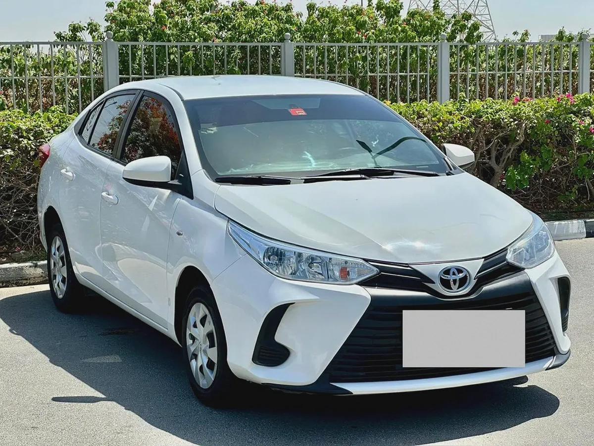 592/- AED Toyota Yaris 2022 1.5L || GCC Specs ||Accident Free100% Low KM-1-1