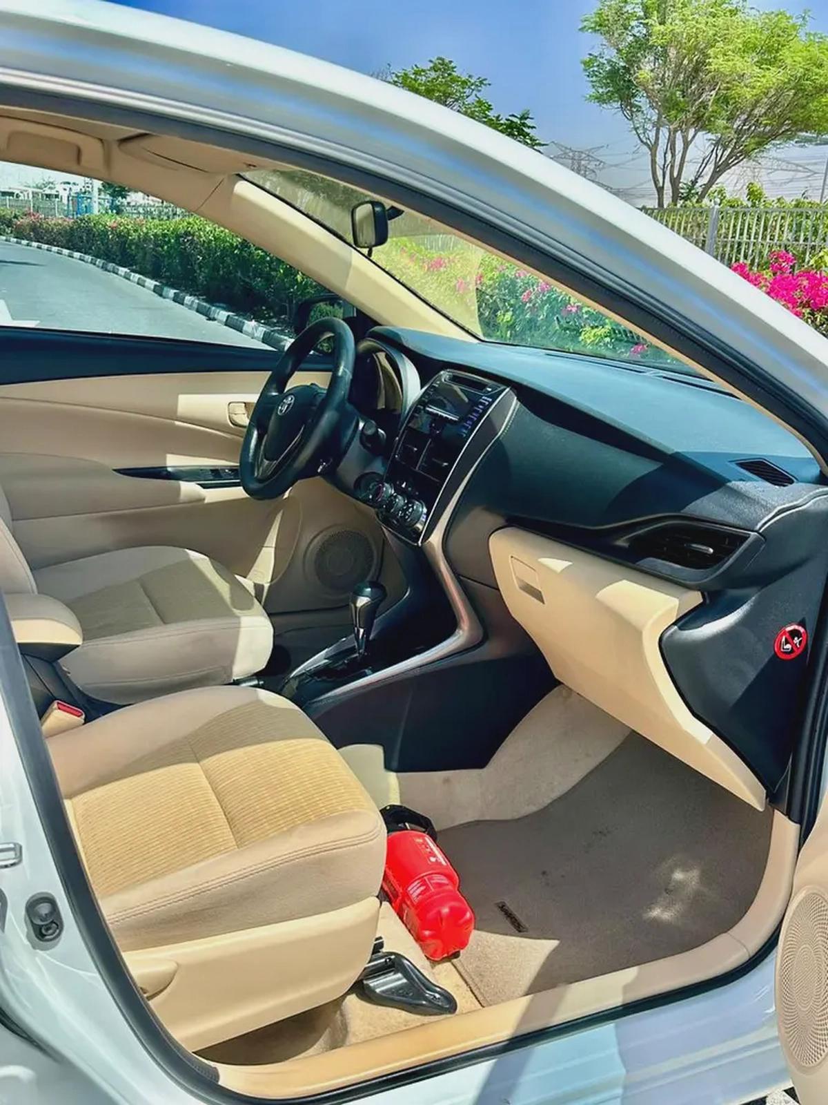 592/- AED Toyota Yaris 2022 1.5L || GCC Specs ||Accident Free100% Low KM-7-7