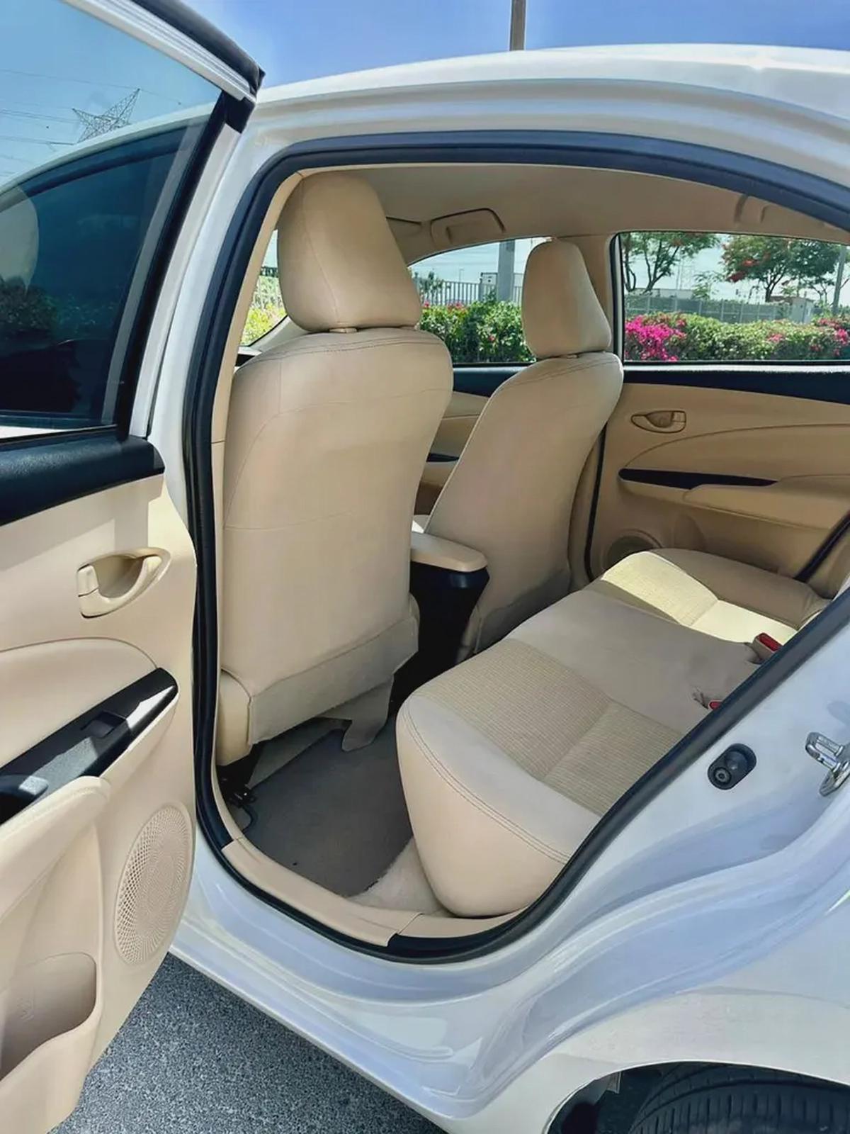 592/- AED Toyota Yaris 2022 1.5L || GCC Specs ||Accident Free100% Low KM-11-11