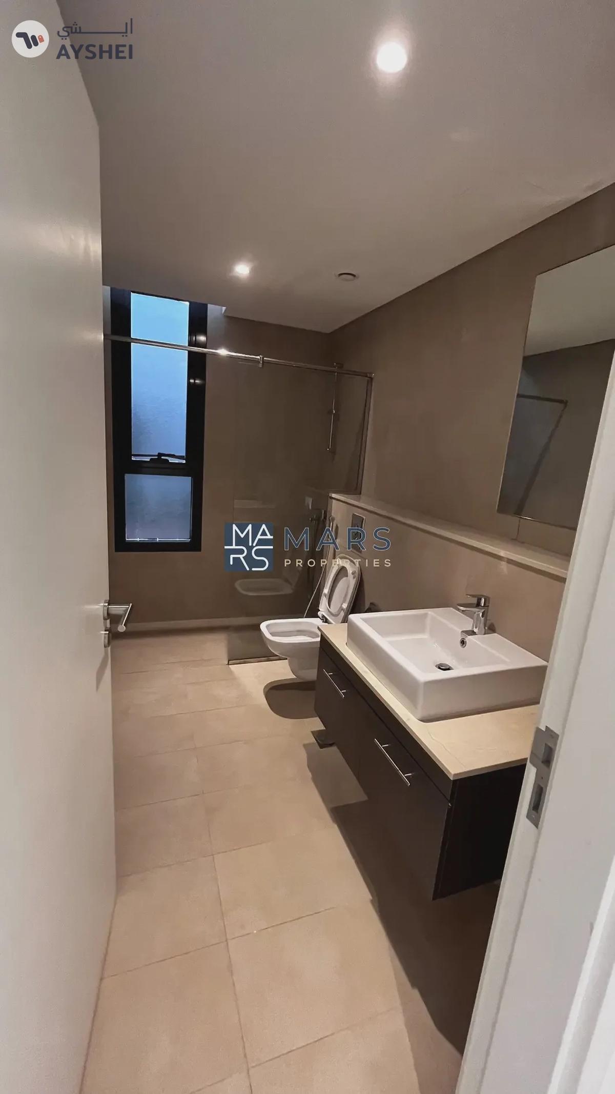 3 BEDROOMS - BIGGEST LAYOUT -SPACIOUS - FREEHOLD-10-10