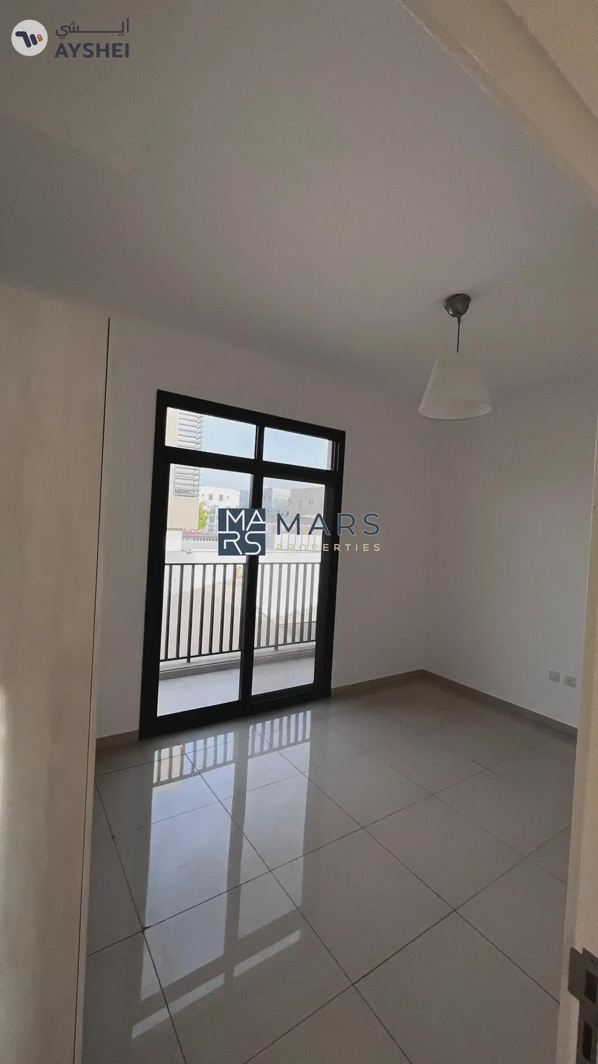 3 BEDROOMS - BIGGEST LAYOUT -SPACIOUS - FREEHOLD-12-12