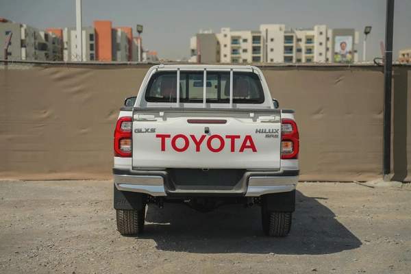 2026 Toyota Hilux Double Cab GLX - GCC Specs - Brand New!