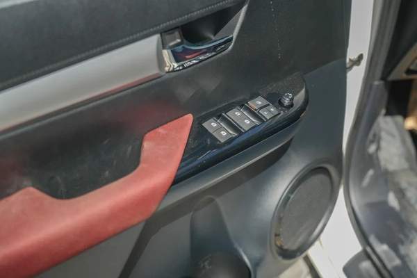 2026 Toyota Hilux Double Cab GLX - GCC Specs - Brand New!