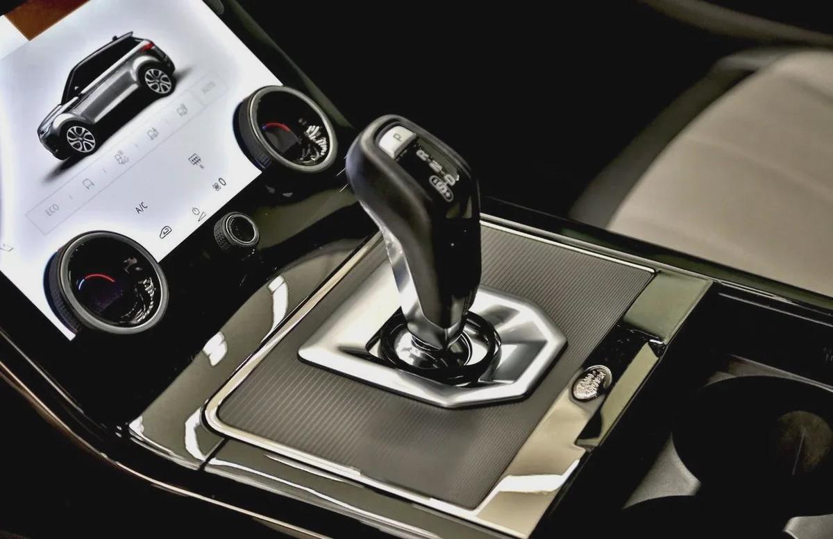 Range Rover Evoque Dynamic HSE-1-1