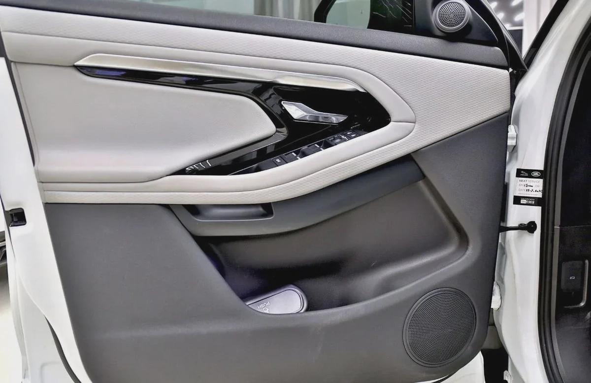 Range Rover Evoque Dynamic HSE-3-3