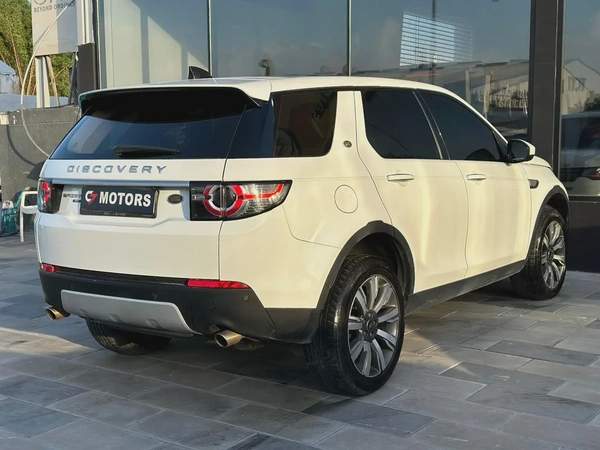 Land Rover Discovery 2018 | Excellent Condition | Reliable SUV | monthly 3,300 AED