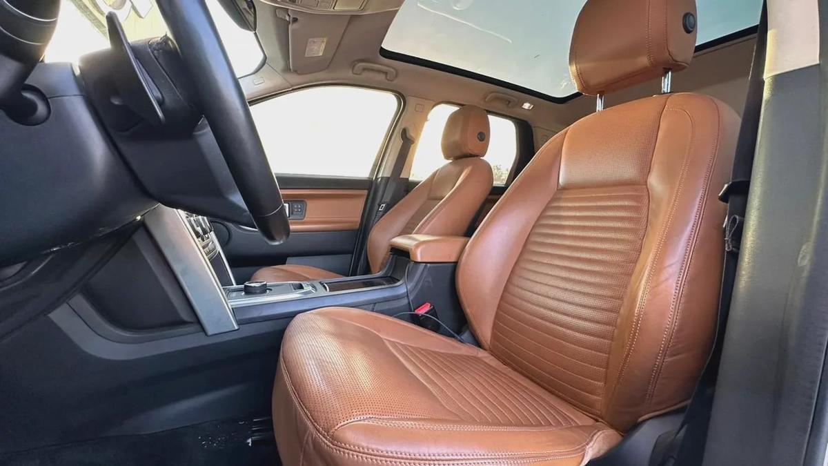 Land Rover Discovery 2018 | Excellent Condition | Reliable SUV | monthly 3,300 AED-6-6