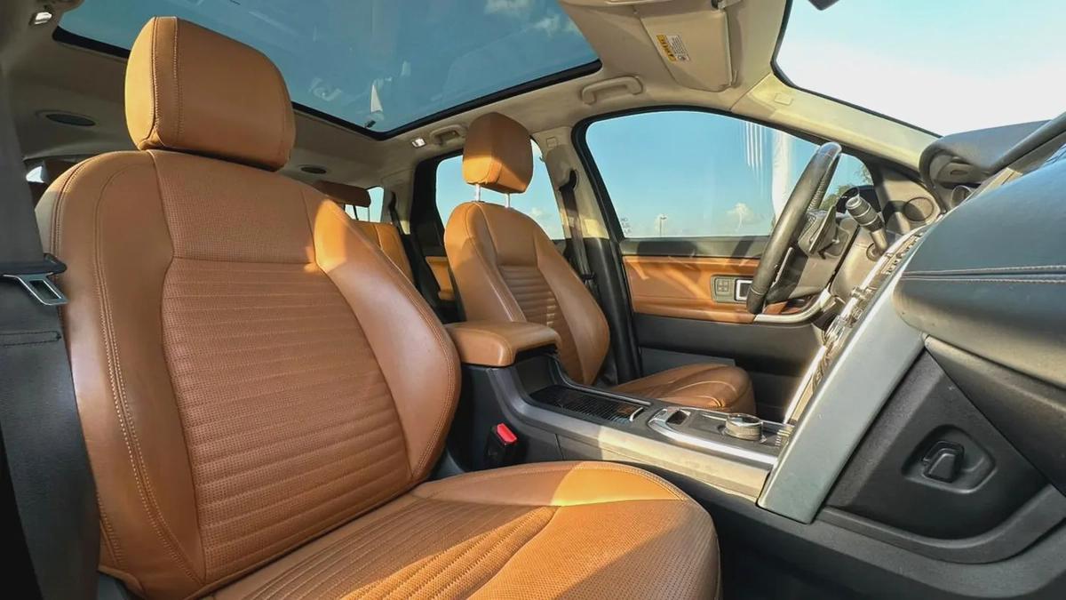 Land Rover Discovery 2018 | Excellent Condition | Reliable SUV | monthly 3,300 AED-7-7