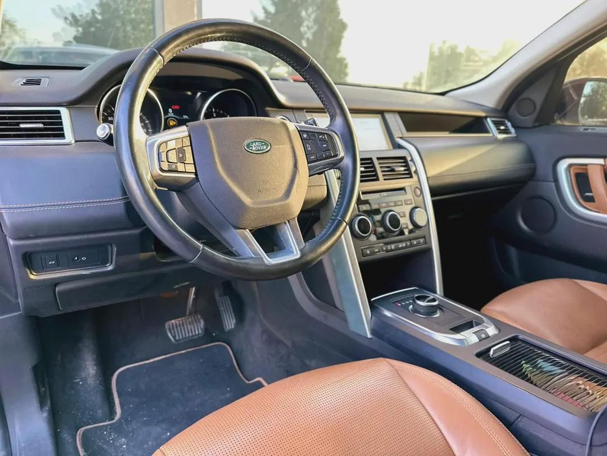 Land Rover Discovery 2018 | Excellent Condition | Reliable SUV | monthly 3,300 AED-8-8