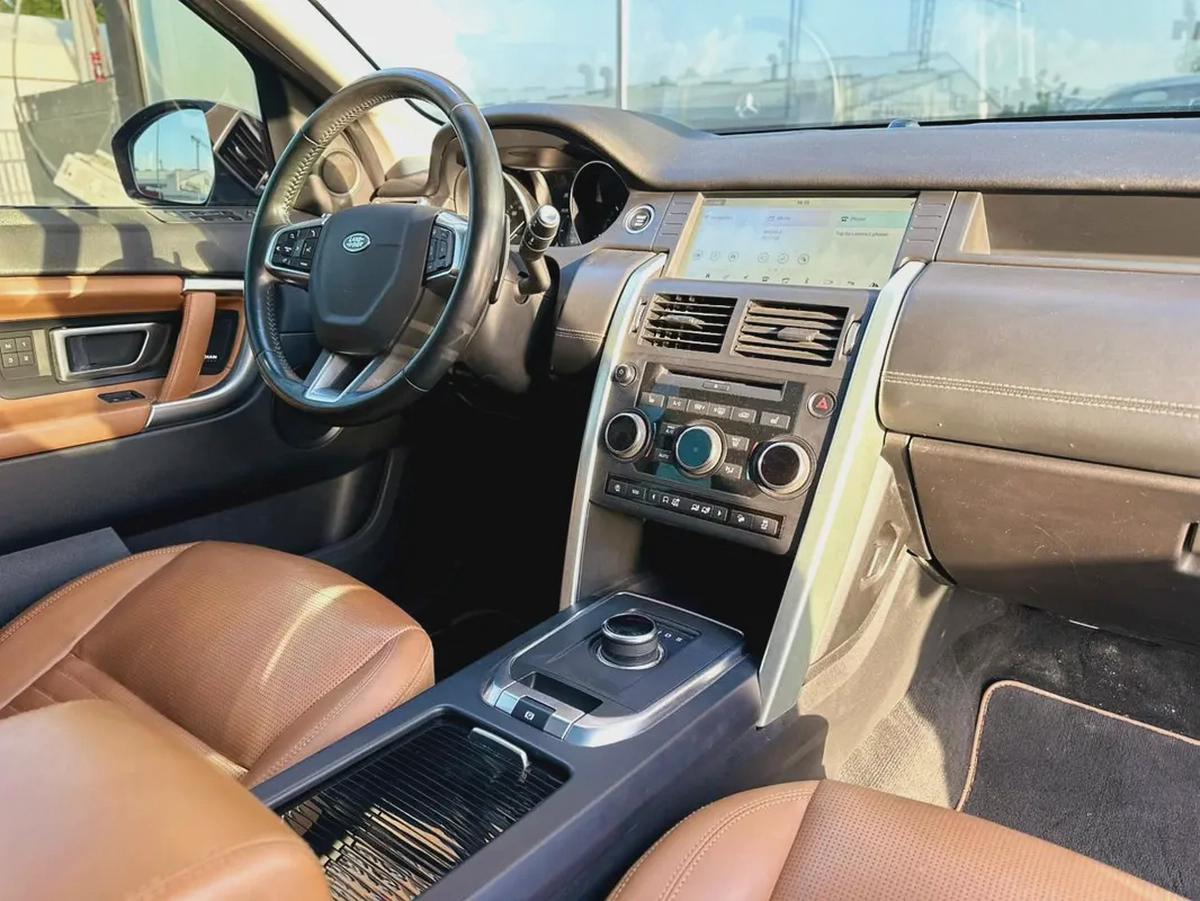 Land Rover Discovery 2018 | Excellent Condition | Reliable SUV | monthly 3,300 AED-9-9