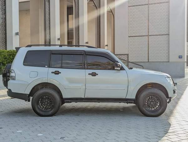 MITSUBISHI PAJERO 2020 GCC V6 3.8L IN EXCELLENT CONDITION